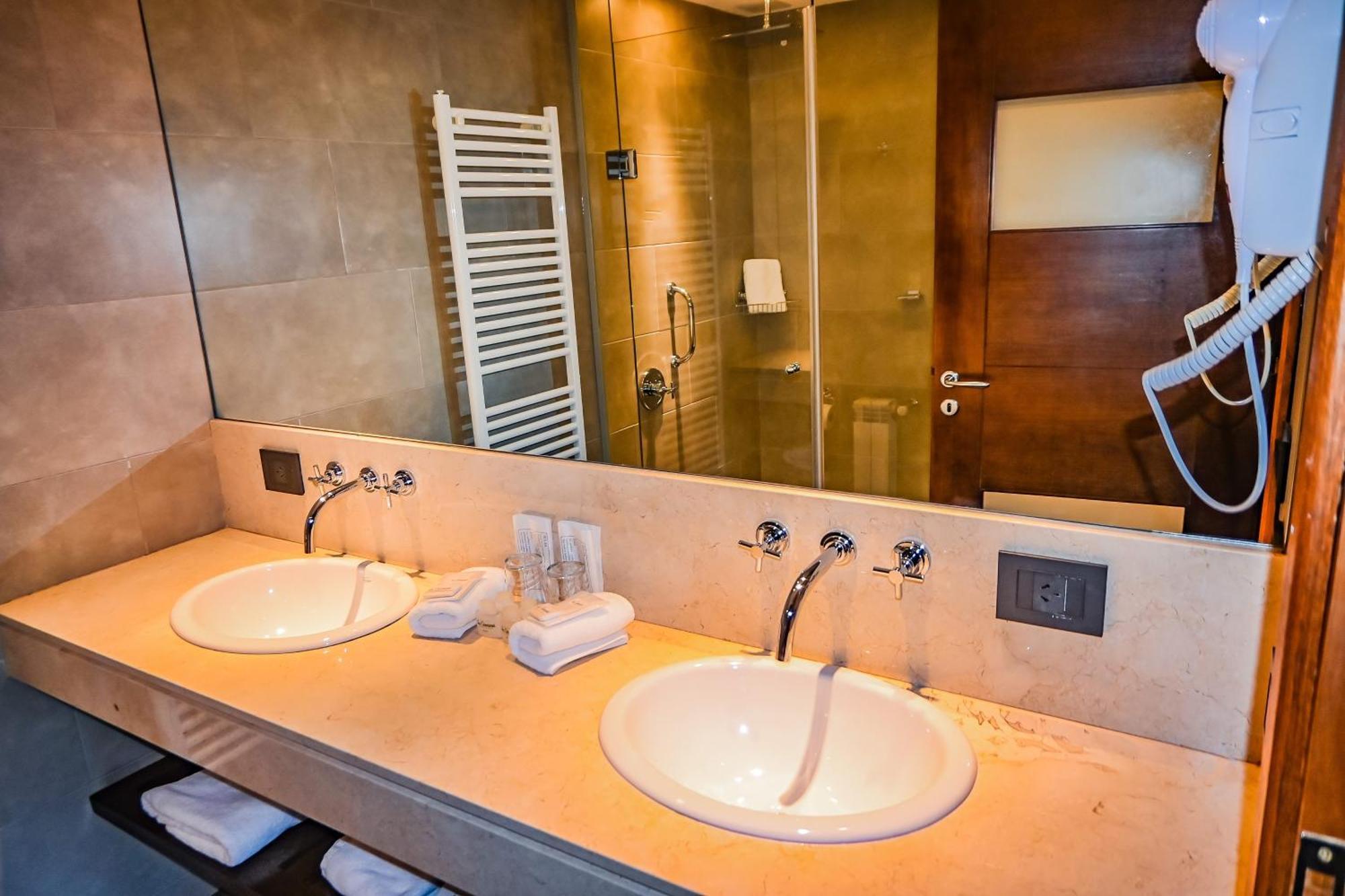 Hotel & Spa La Cheminee San Martín de los Andes 外观 照片